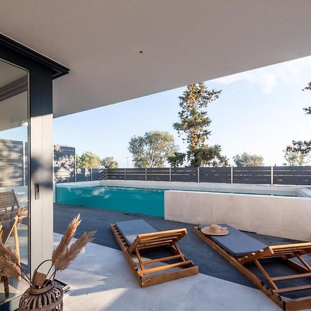 Serene Seafront Villas Néa Iráklia Eksteriør bilde