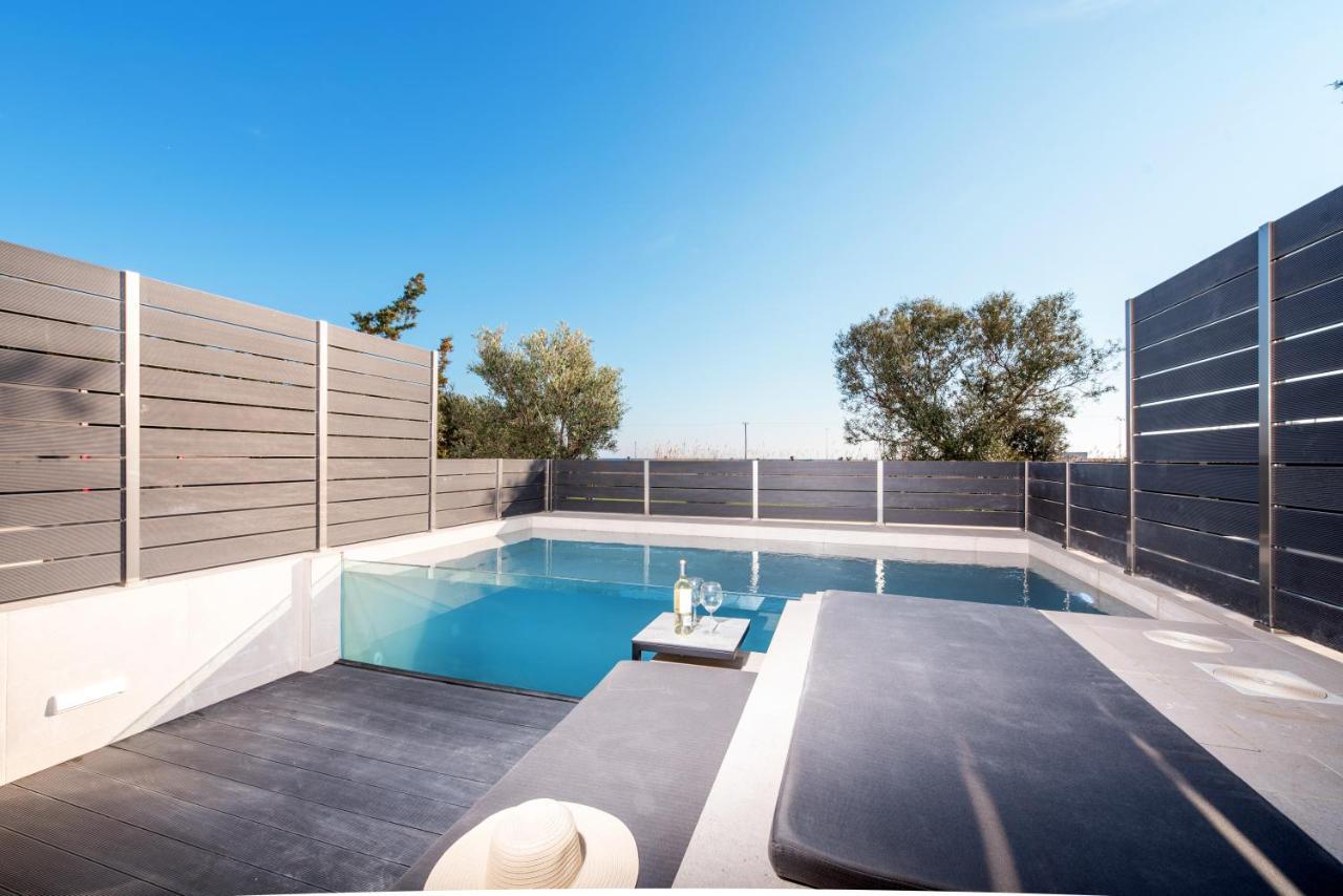Serene Seafront Villas Néa Iráklia Eksteriør bilde