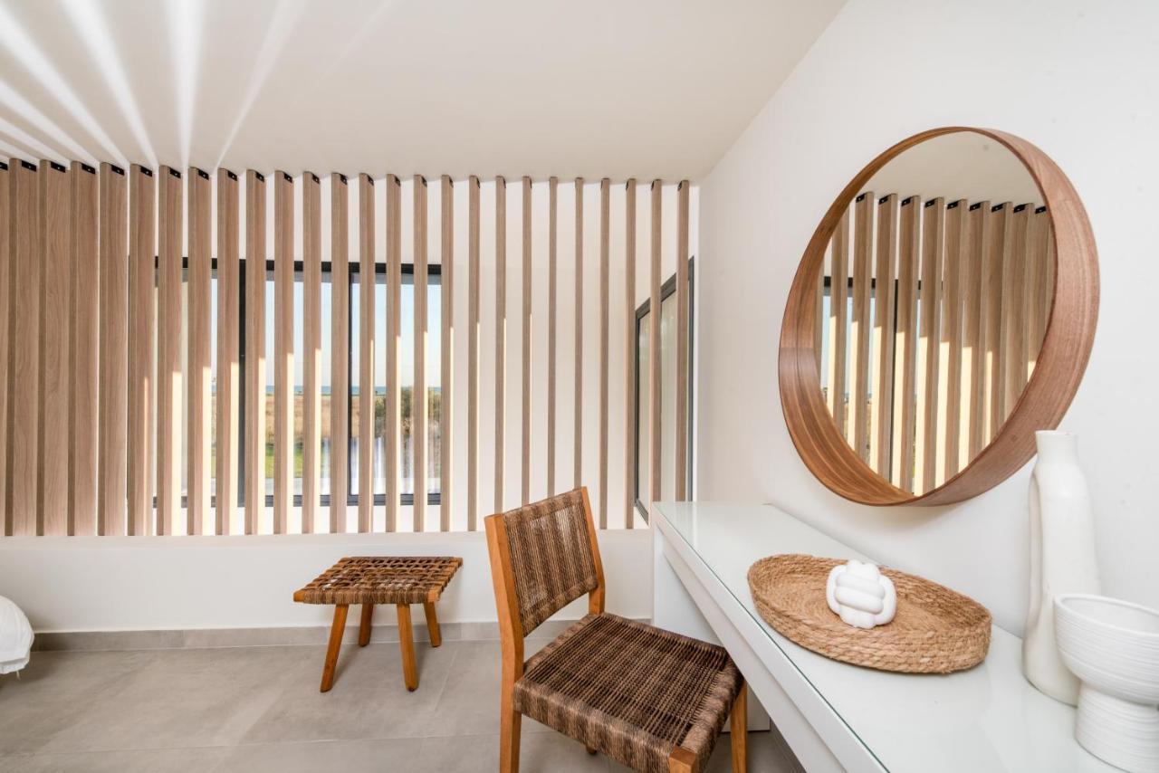 Serene Seafront Villas Néa Iráklia Eksteriør bilde