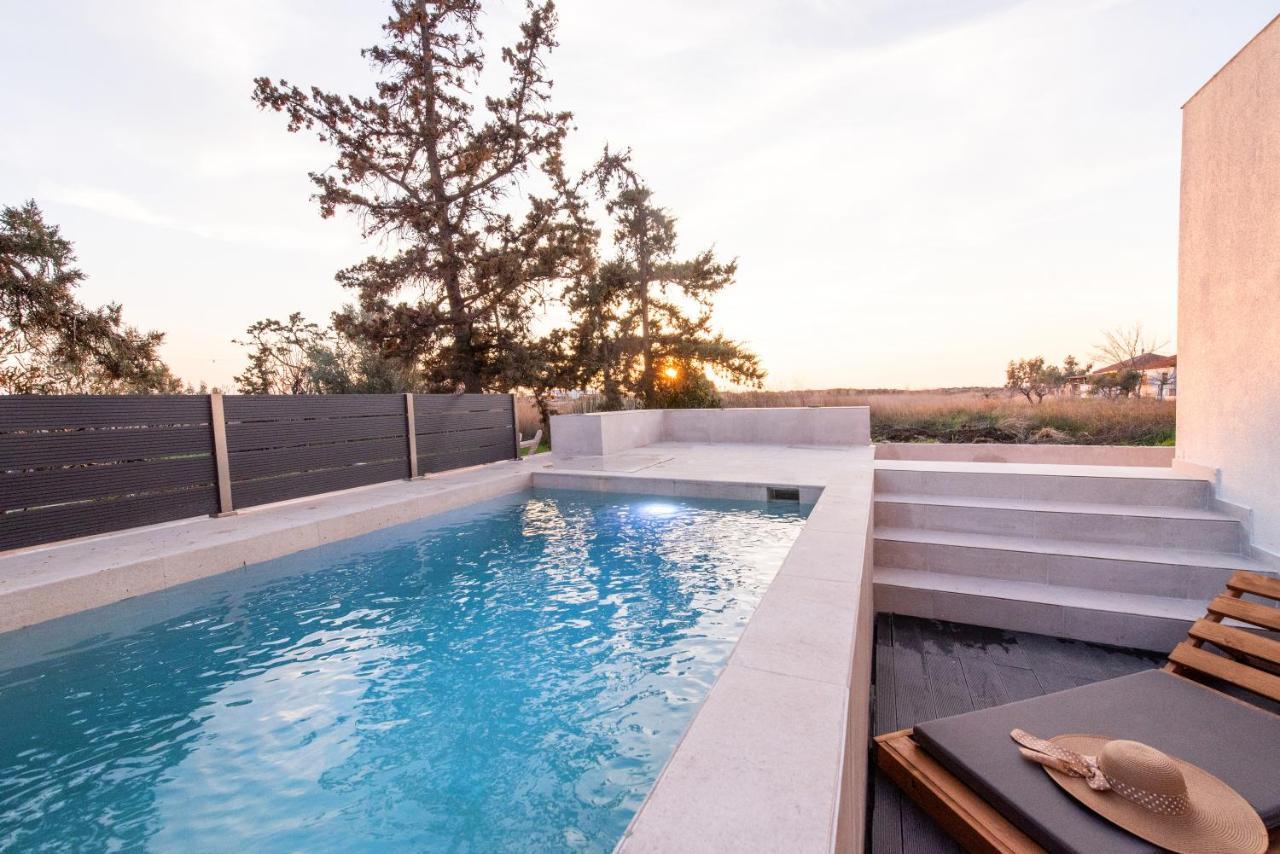 Serene Seafront Villas Néa Iráklia Eksteriør bilde