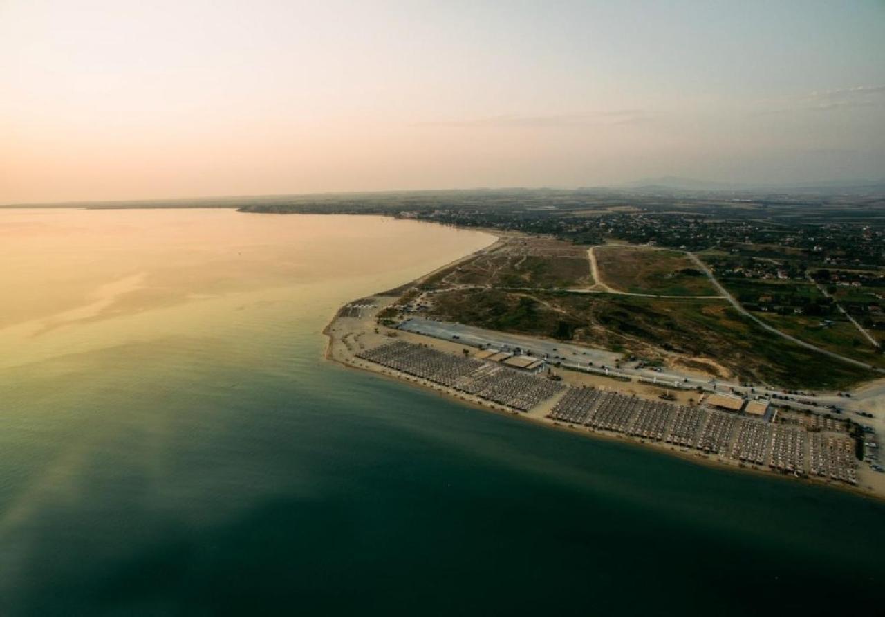 Serene Seafront Villas Néa Iráklia Eksteriør bilde